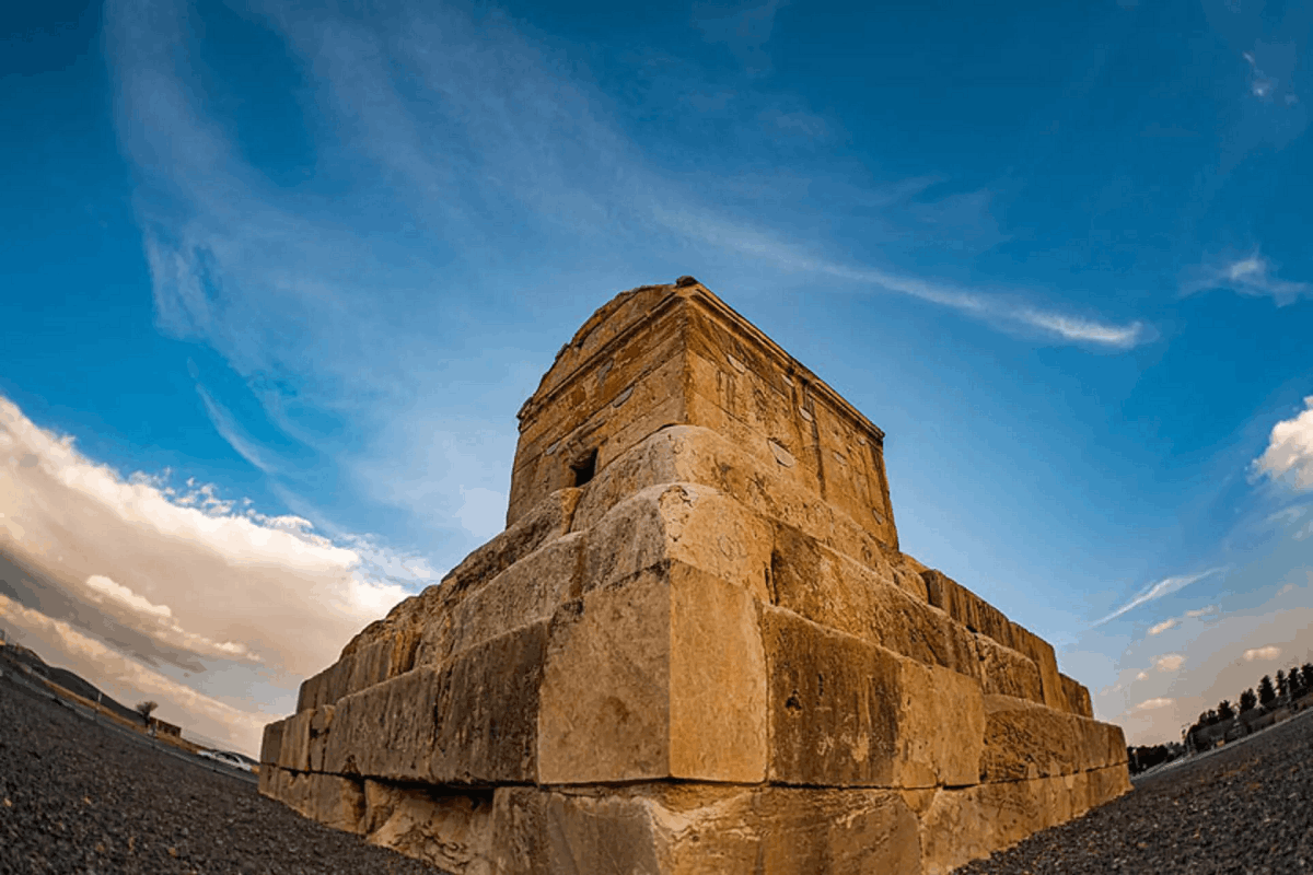 آرامگاه کوروش بزرگ