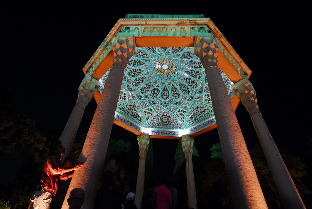 بهترین جاهای دیدنی شیراز در شب