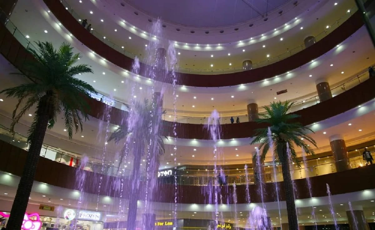 مجتمع تجاری خلیج فارس در شب
